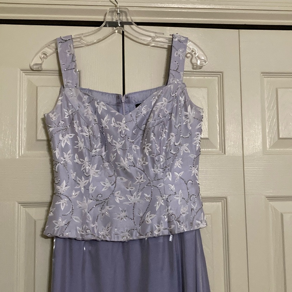 JS Collection - SWEETHEART NECKLINE BEADED GOWN